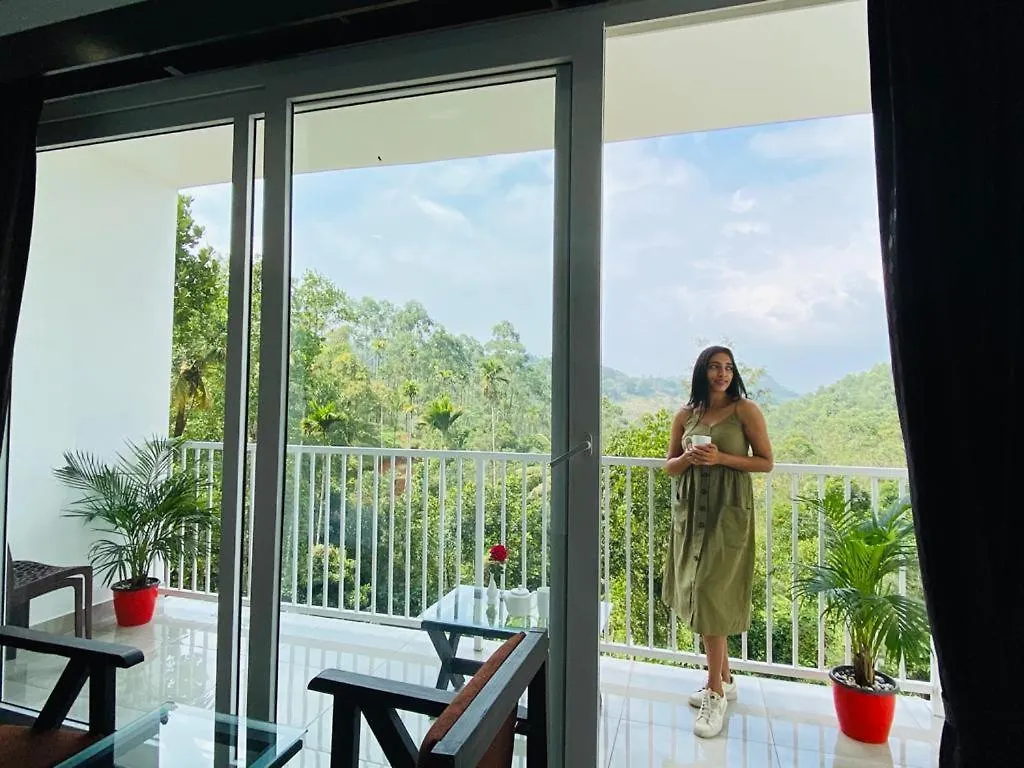 Rainwood Aurum Resort Munnar