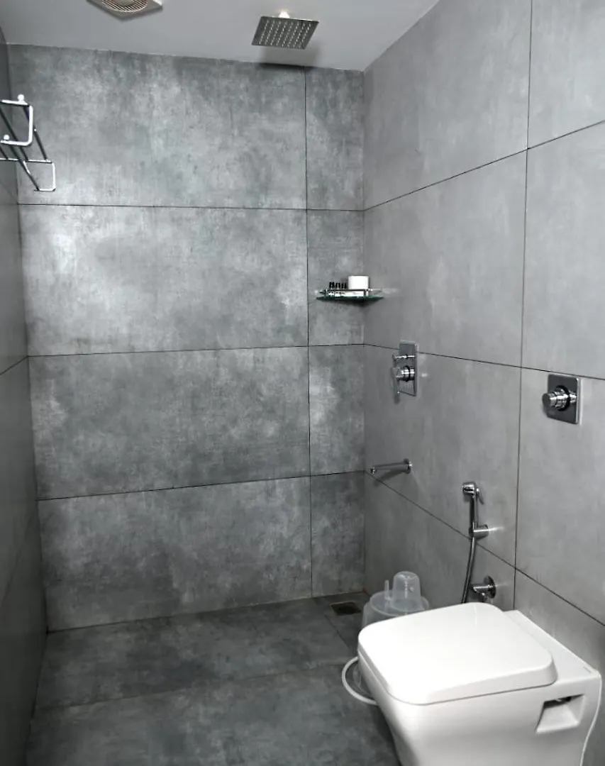 Rainwood Aurum Resort 무나르 인도
