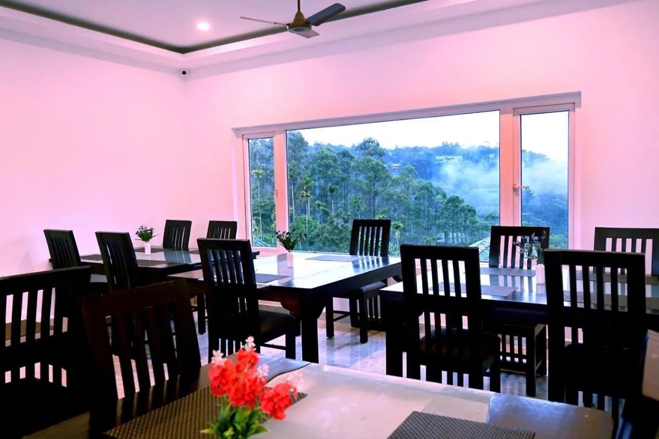 Rainwood Aurum Resort Munnar